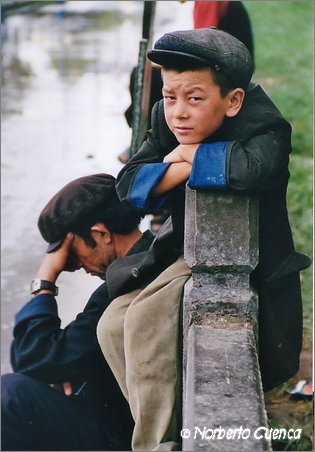 08_Copy of China2002_Kashgar_padre_hijo